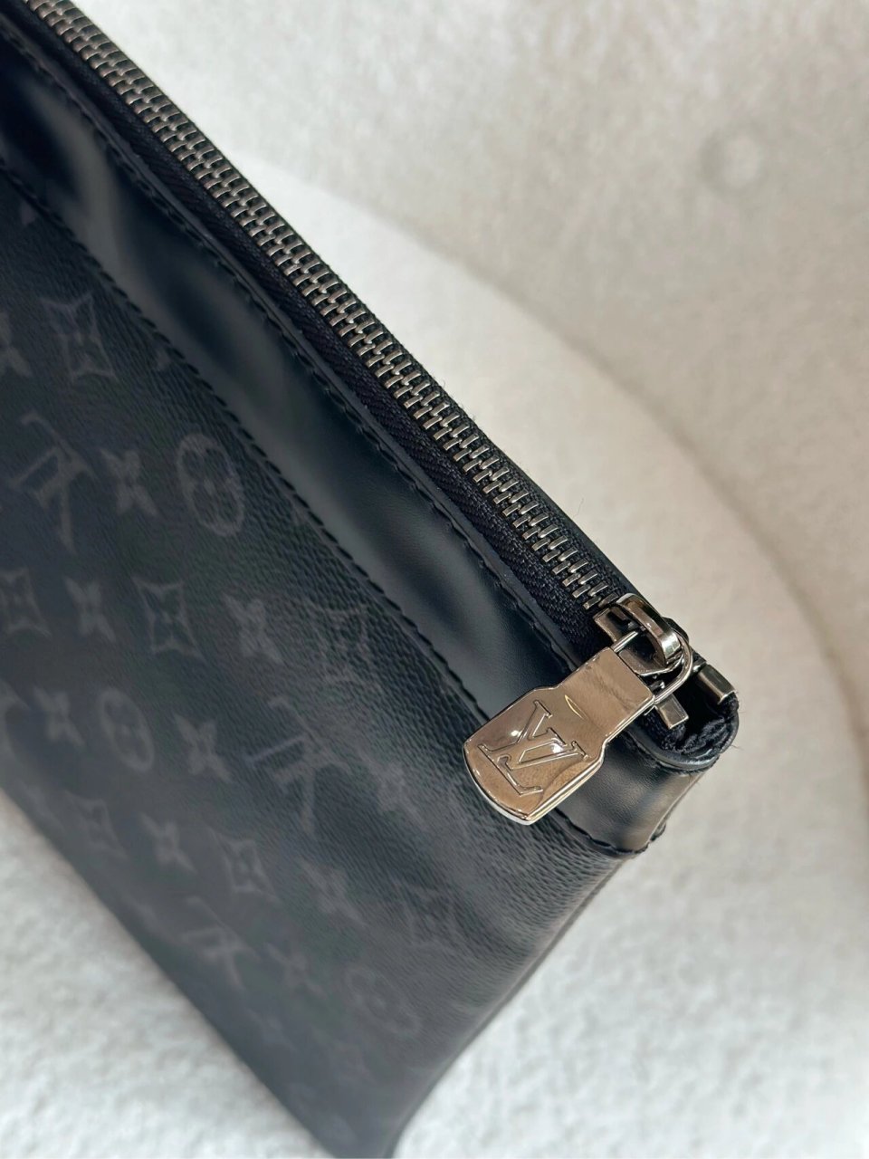 lv男士手拿包 lv/路易威登discovery pochette灰色老花男士手拿包