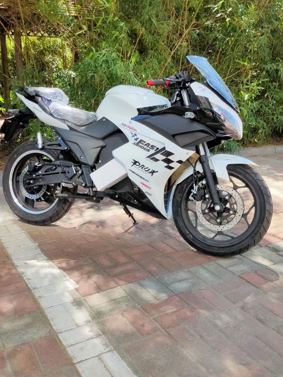 258890趴赛电摩电动车 下单送蓝牙音响,手机支架,雨衣,透镜,充电器