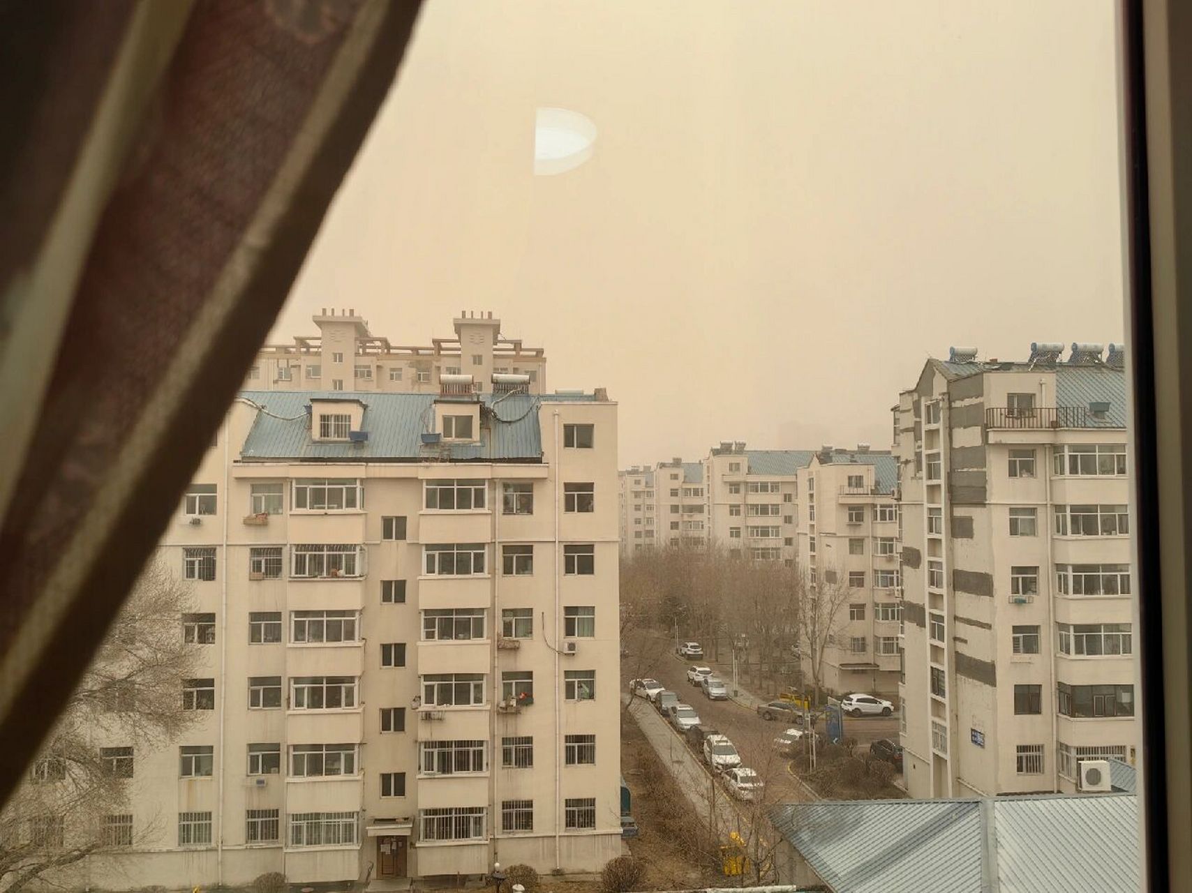 大庆的天 为啥一觉起来这个天气啊难道要世界毁灭吗还有这等好事 67