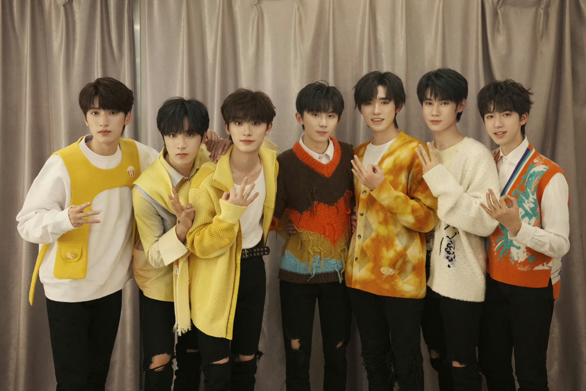 咪咕星鲜事##时代少年团又有新合照了#出道四周年快乐!