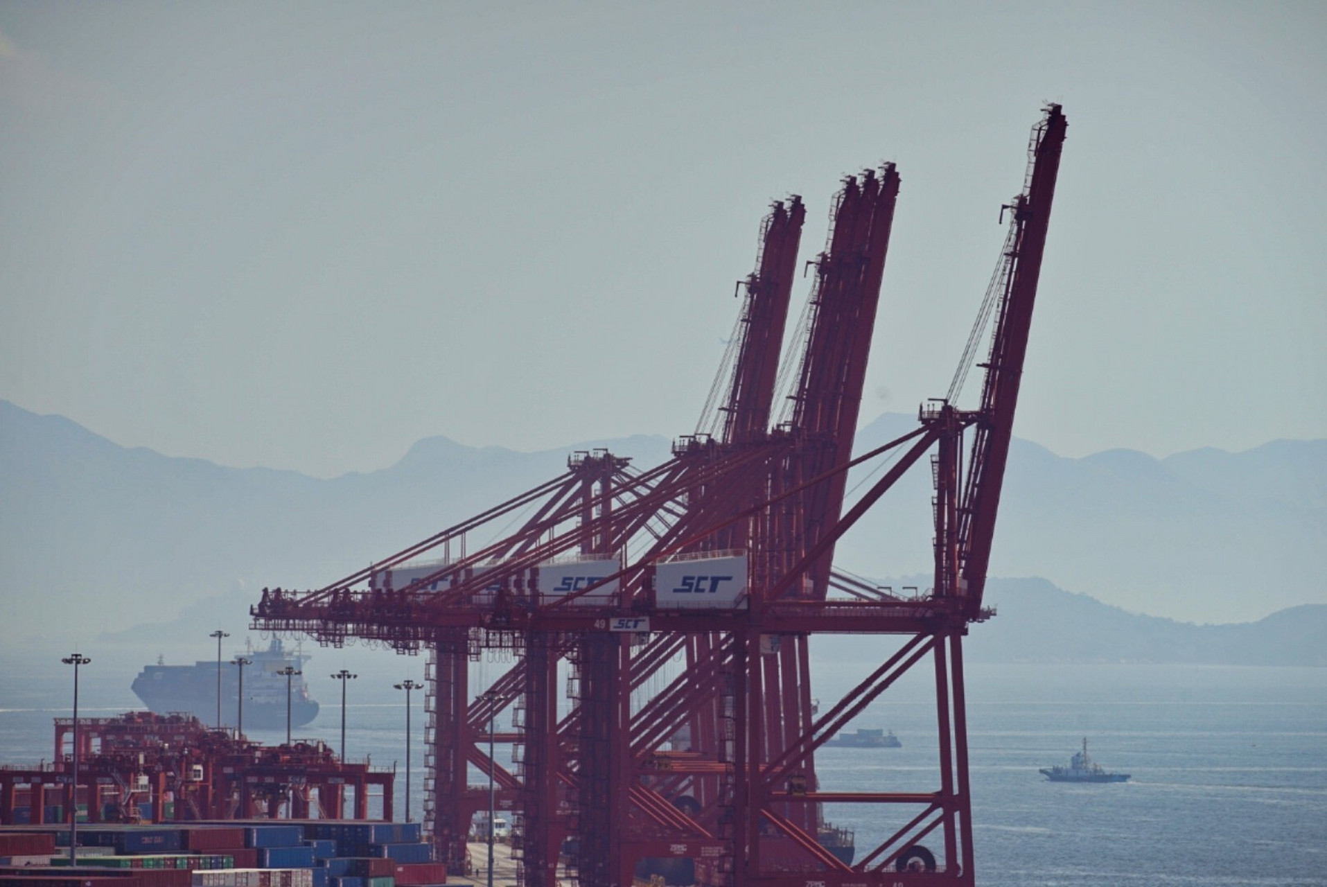 赤湾左炮台一日游 左岸炮台,可以基本看到蛇口港区,相较于小南山可能