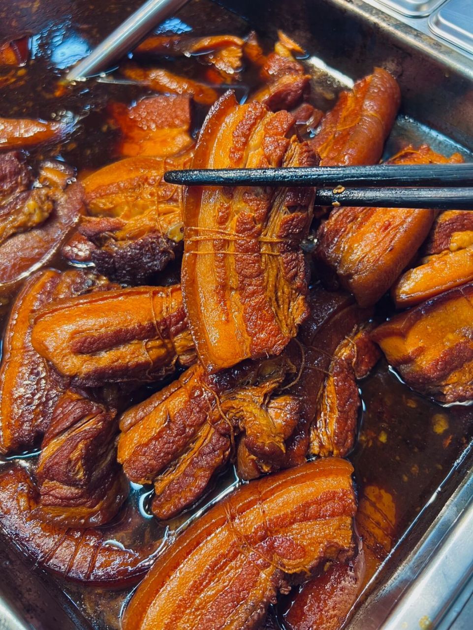 来济南必吃6015巨好吃的药膳把子肉098年老店 作为老济南,把子