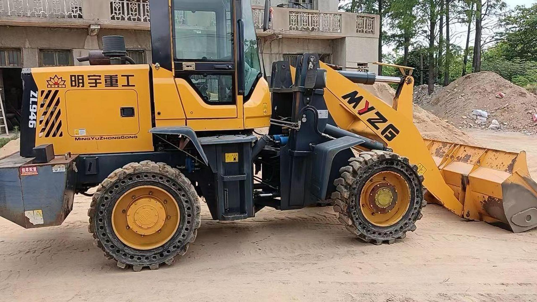 明宇946铲车,4108发动机,配备航空座椅,高低速带跑路挡,大轮边气刹