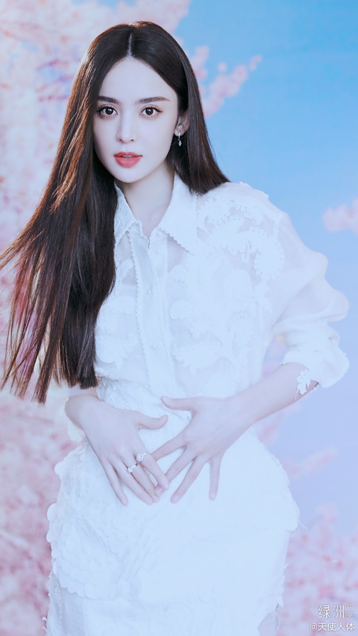 古力娜扎白色蕾丝裙写真壁纸图集 #古力娜扎#  清新优雅,绚烂如花.