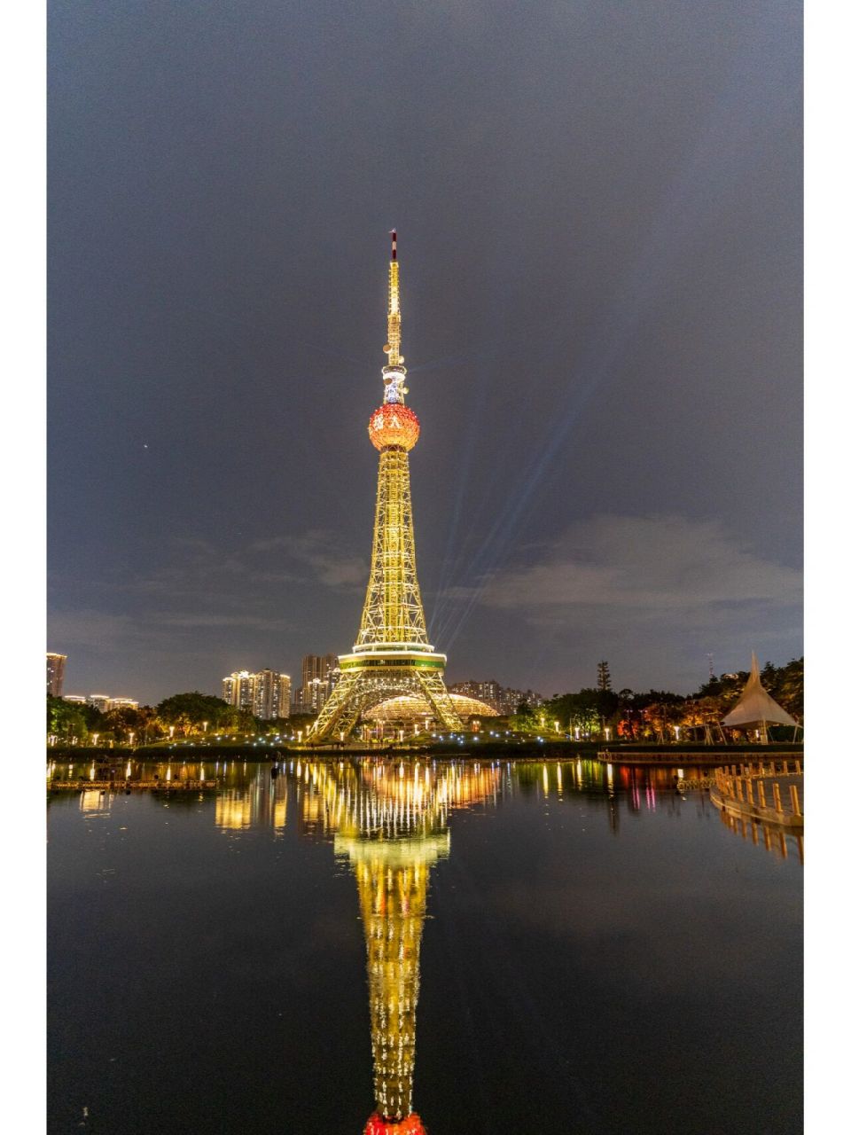 佛山文华公园电视塔&亚艺公园灯光秀 佛山不愧是照明之都,到处都是灯