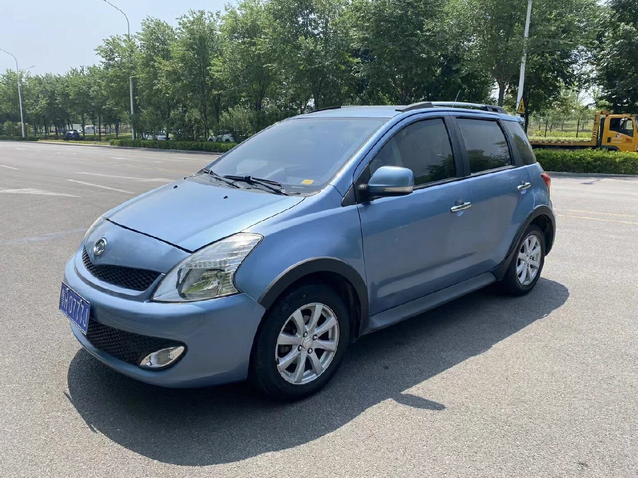 8500开回家 2010年上牌中区一手改款长城炫丽,内外透新补漆也很少,1.