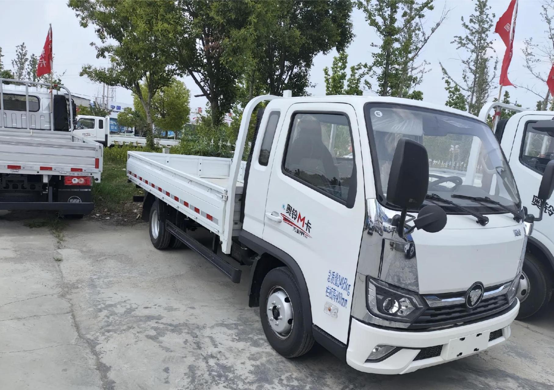 福田奥铃m卡排半平板汽油2.