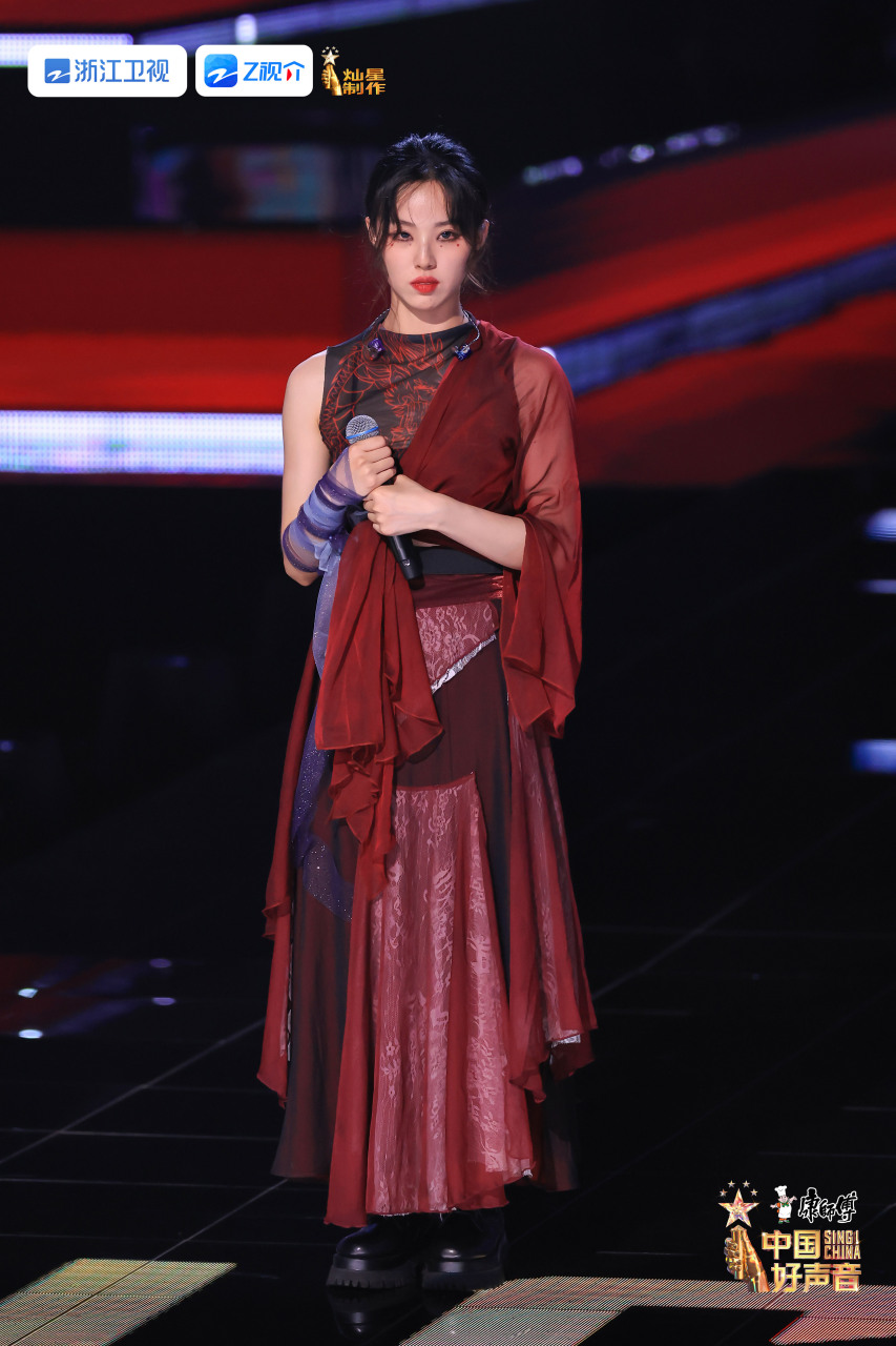 【学员剧照速递】国风歌手@陆燃_新说唱 一袭红衣,带来了《三拜红尘凉