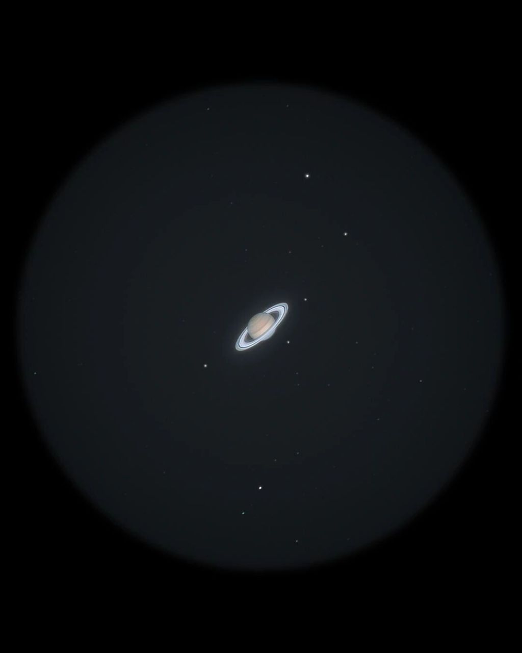 原来用天文望远镜看土星,就是这样子 949494 	 能明显看到土星