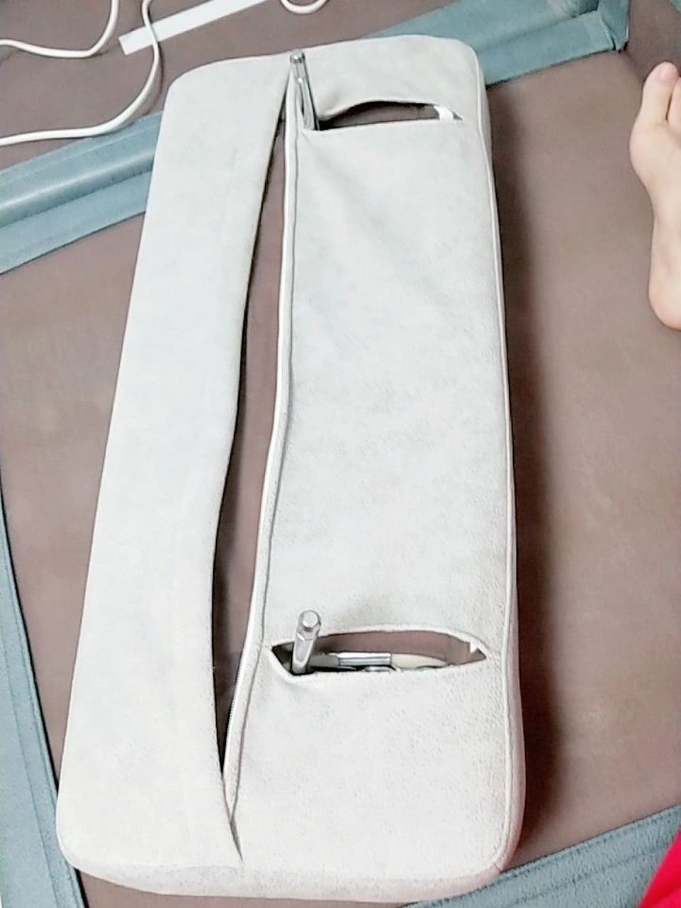 沙发靠枕如何拆! 想洗一下,发现,拆不掉?这怎么拆?求经验