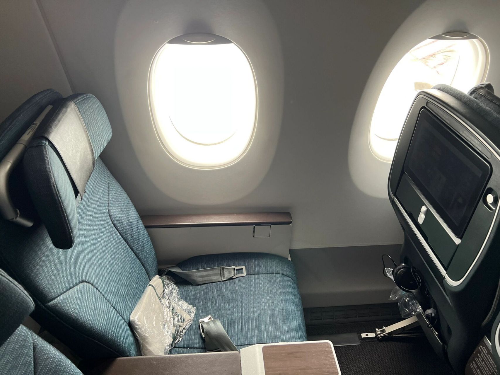 国泰a350超级经济舱 - 不输短途商务 经济舱全满会员升级超级经济舱