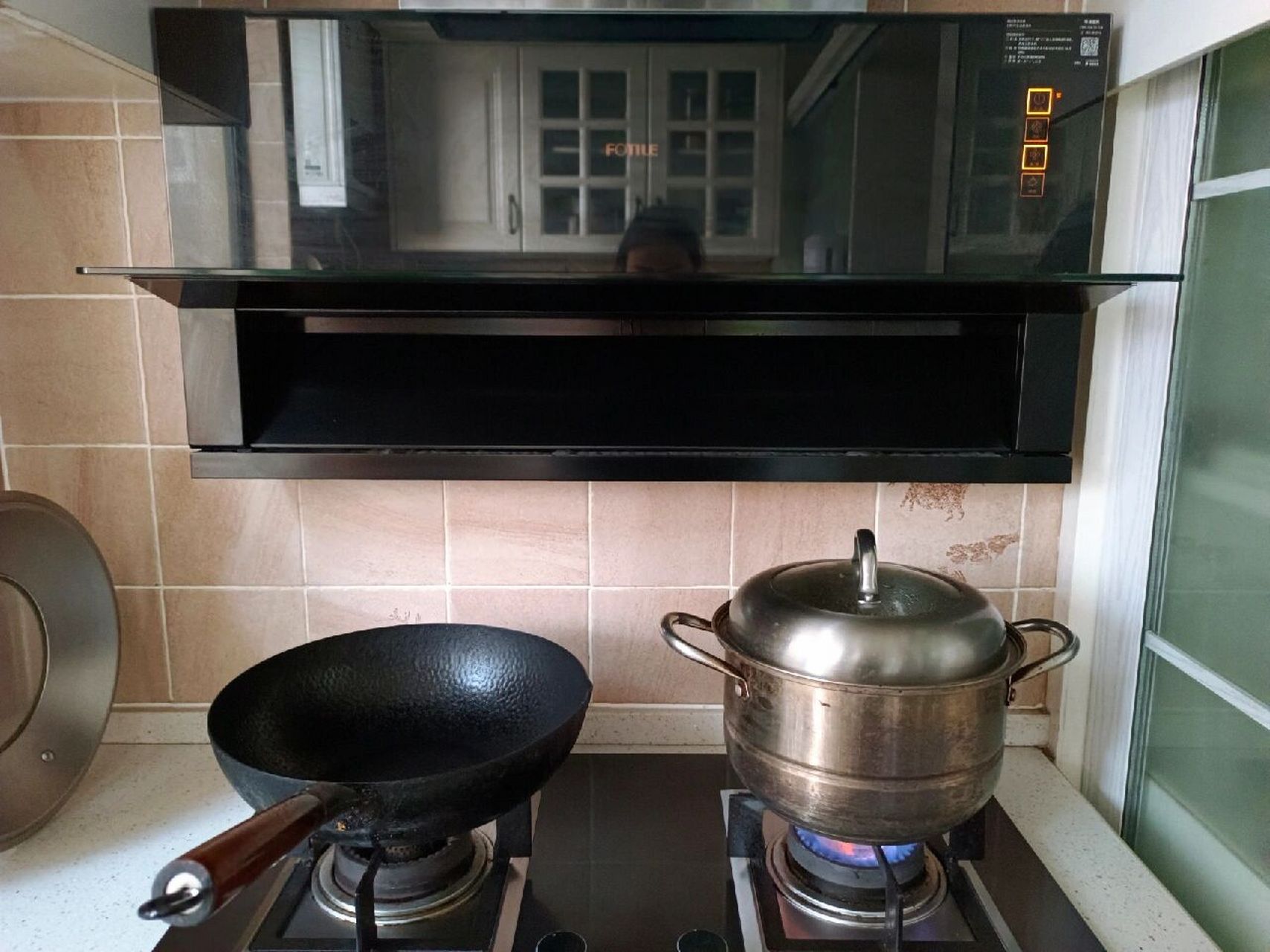 方太油烟机x2a 家里17年装修的经费有限,买了一个杂牌子的油烟机,吸烟