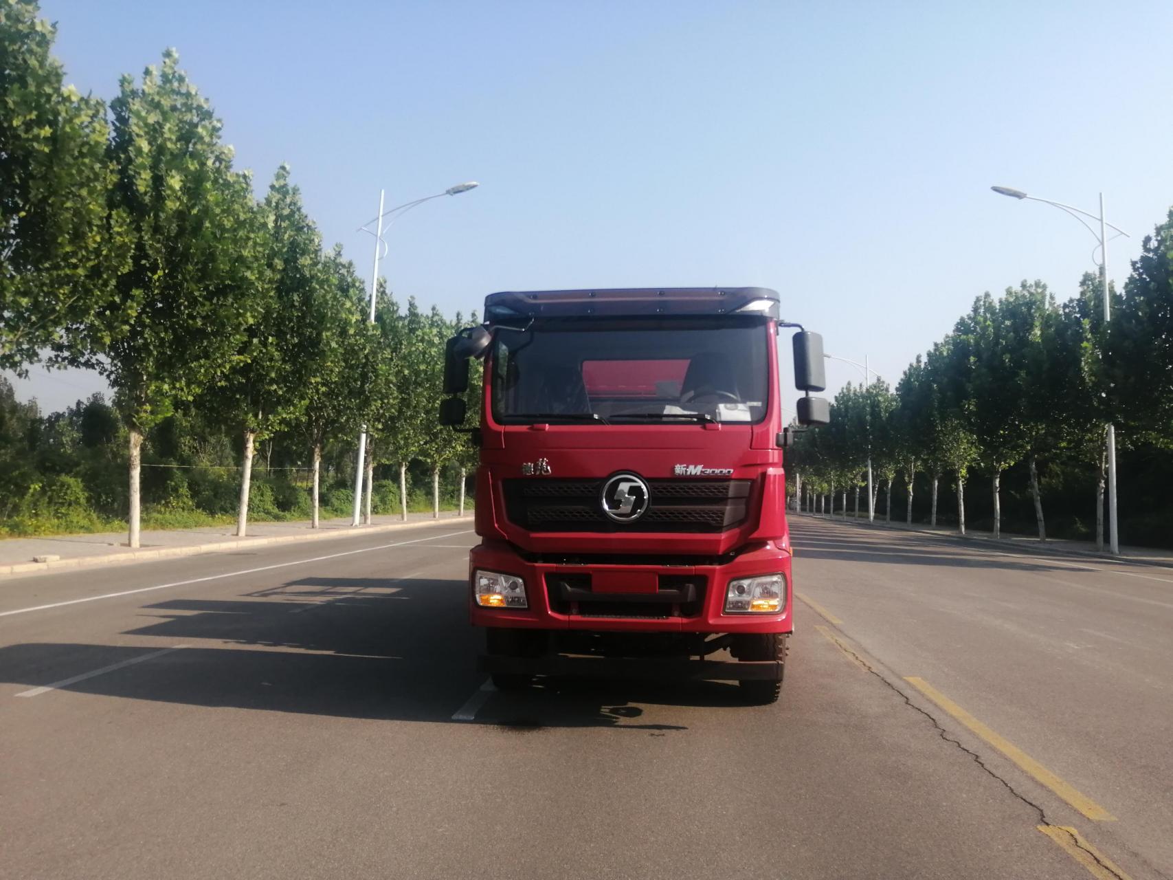 河南固井车 固井车是一种专门用于油田钻井的车辆,它可以在钻井过程中