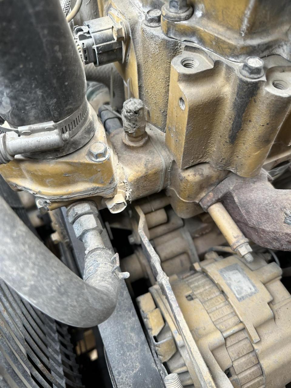 卡特320d电喷6.4发动机