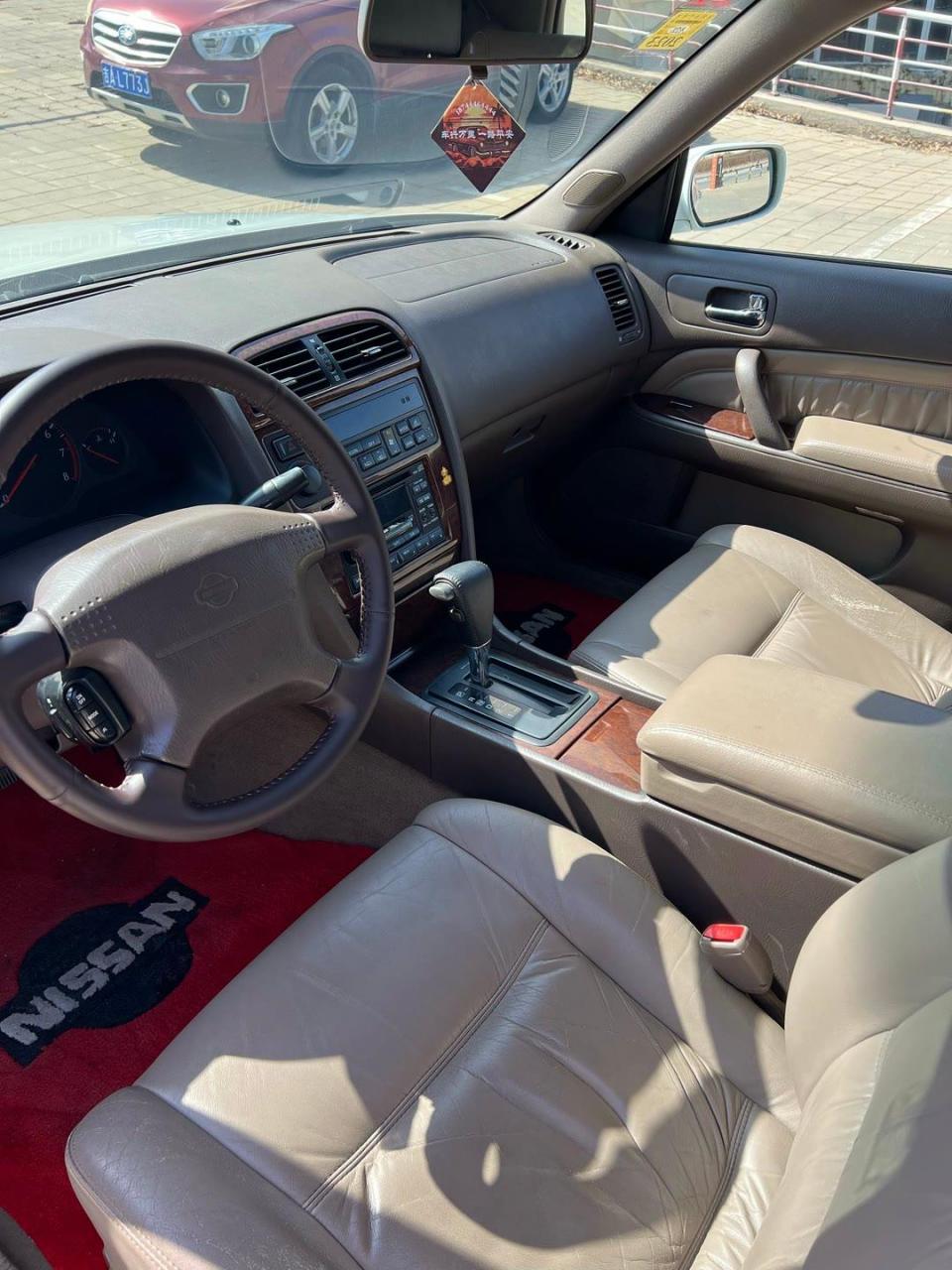 收藏级别 99年上户正规过户进口日产公爵王y33 3.0排量.经典无框车门.