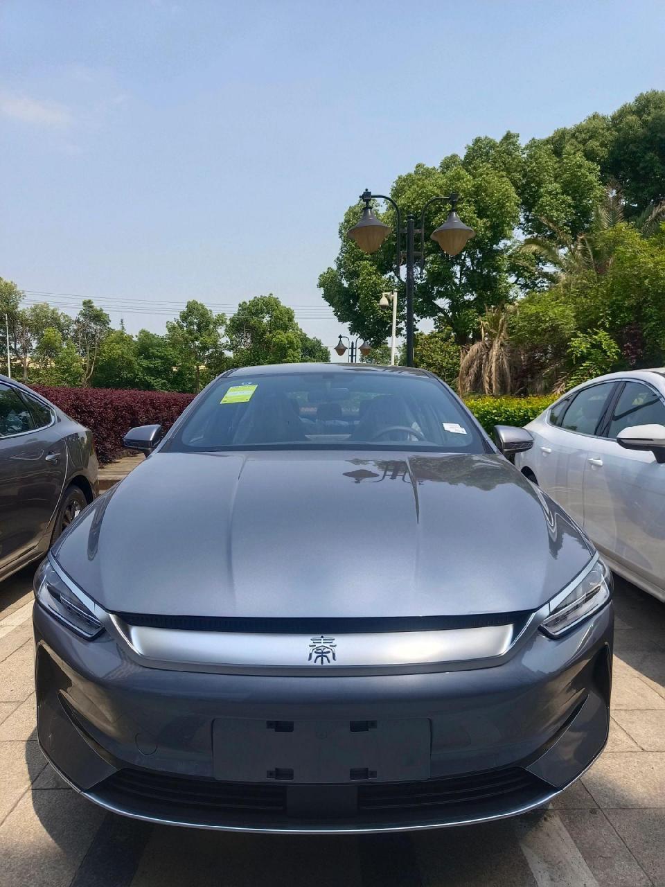 比亚迪网约车:秦plus ev 510km续航 出行版 指导价175xxx,优惠5x万元