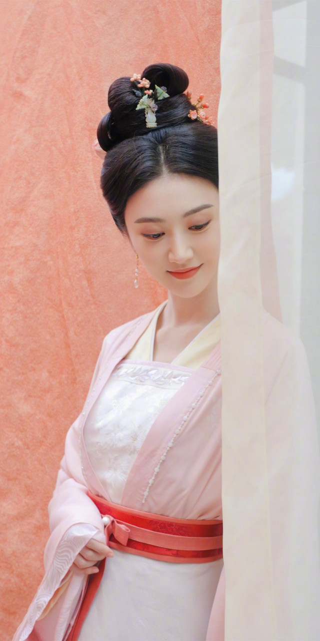 景甜《灼灼风流》粉色古风写真壁纸