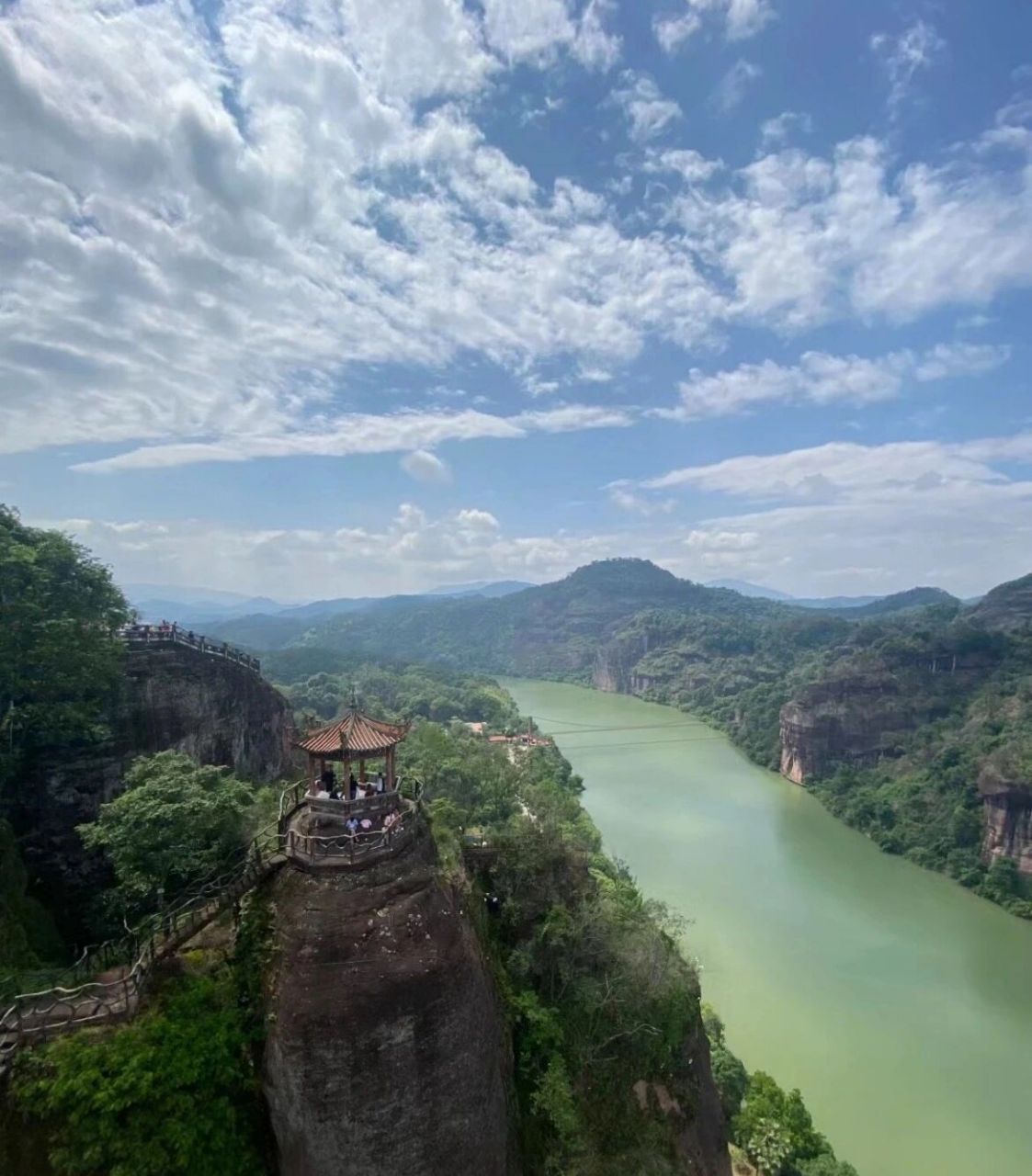 十一假期小众旅游景点   关于景点 桃源洞口 这种景观是由于砾砂岩