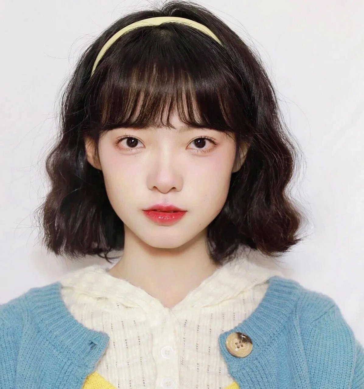 91比起单一的直发,短发烫发78会让人看起来更有活力96使头顶