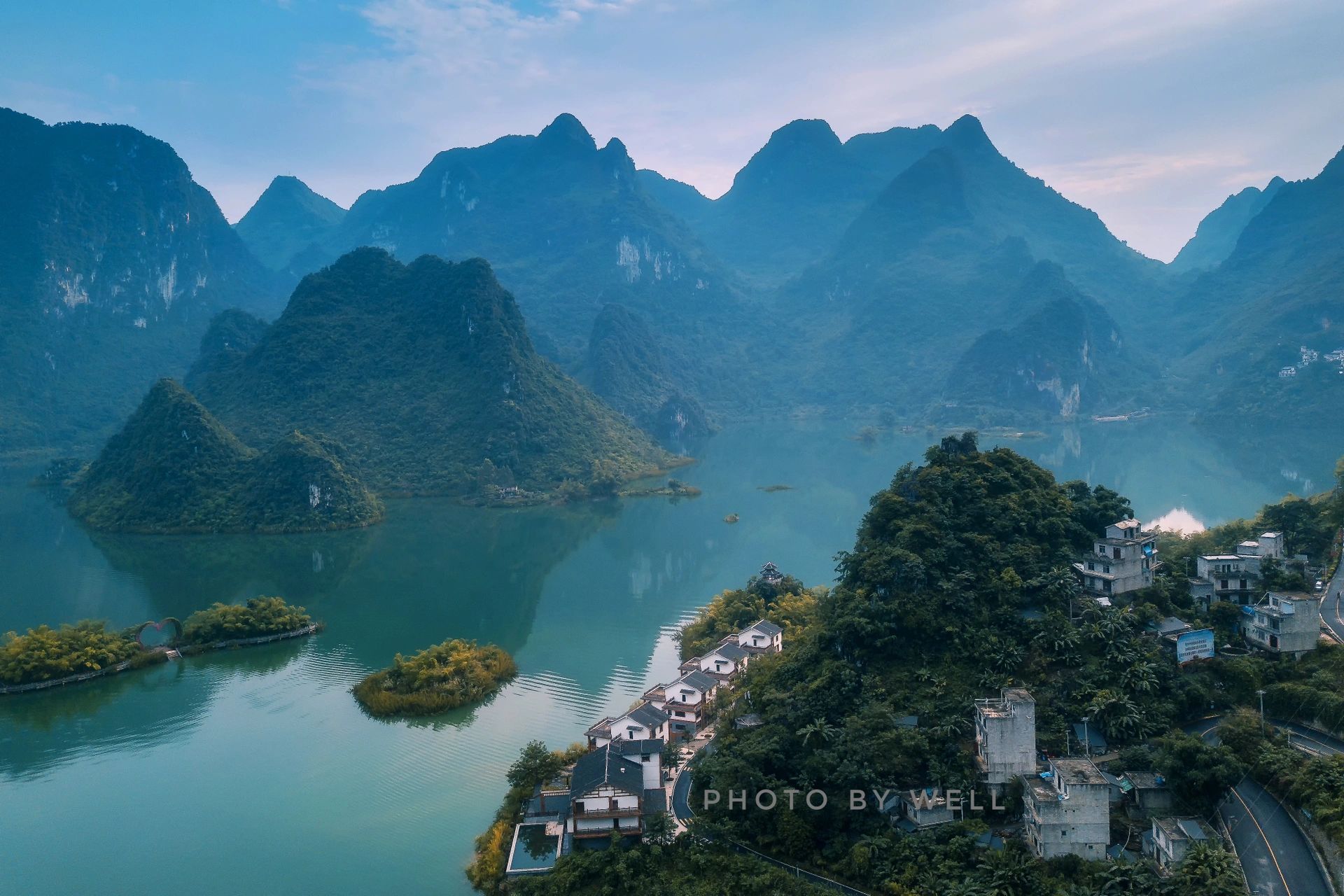 浩坤湖——广西百色的奇山秀水梦幻湖境 浩坤湖位于广西百色市凌云县