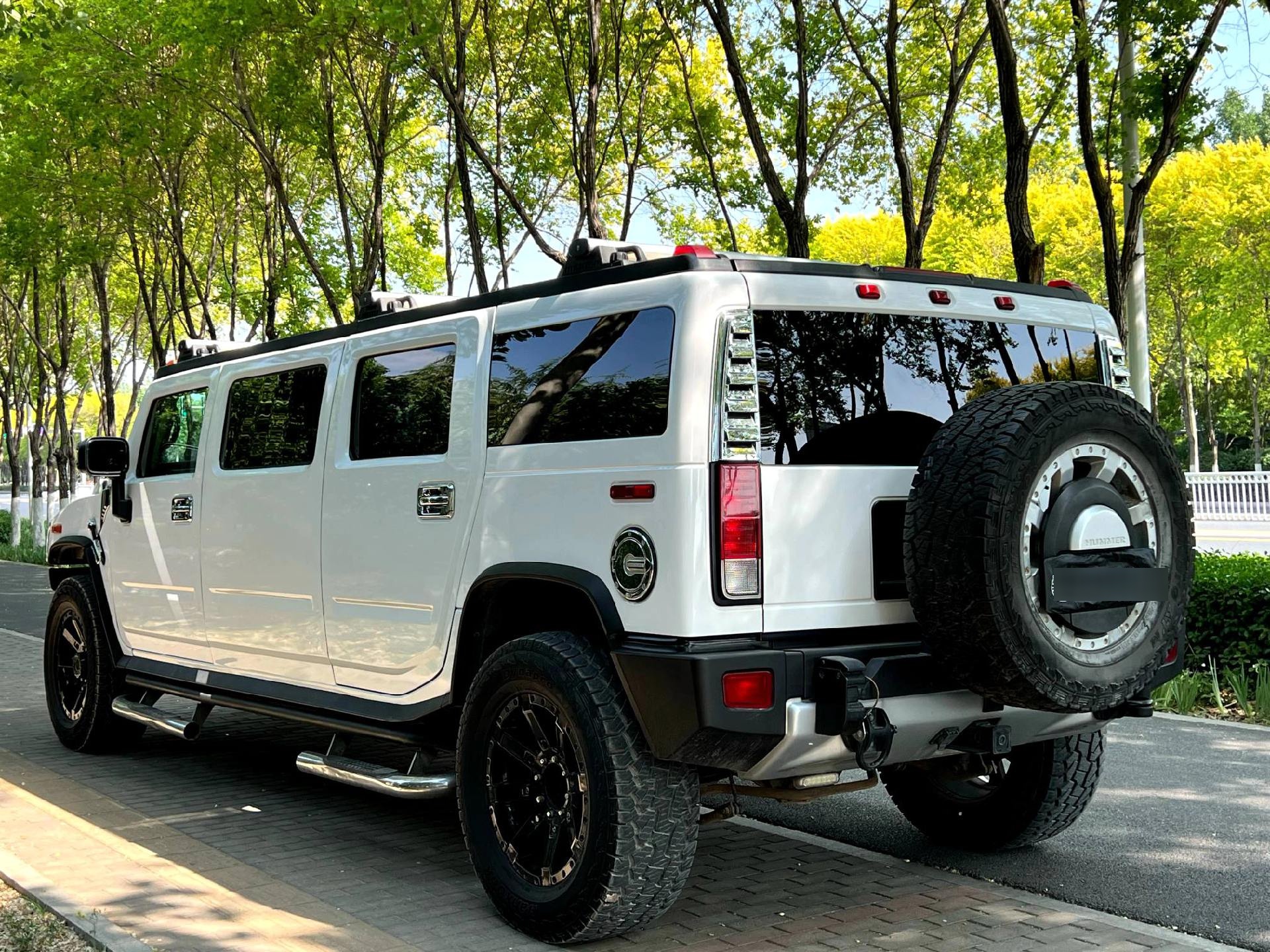 龙博版加长悍马6.2l, 国外原厂改装, 车长5950.