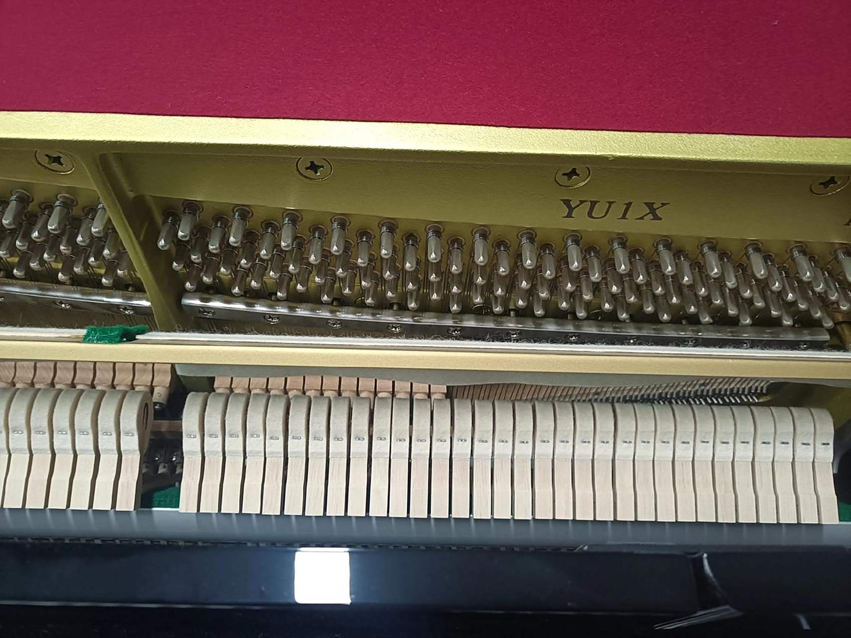 家用闲置雅马哈钢琴,型号yu1x.