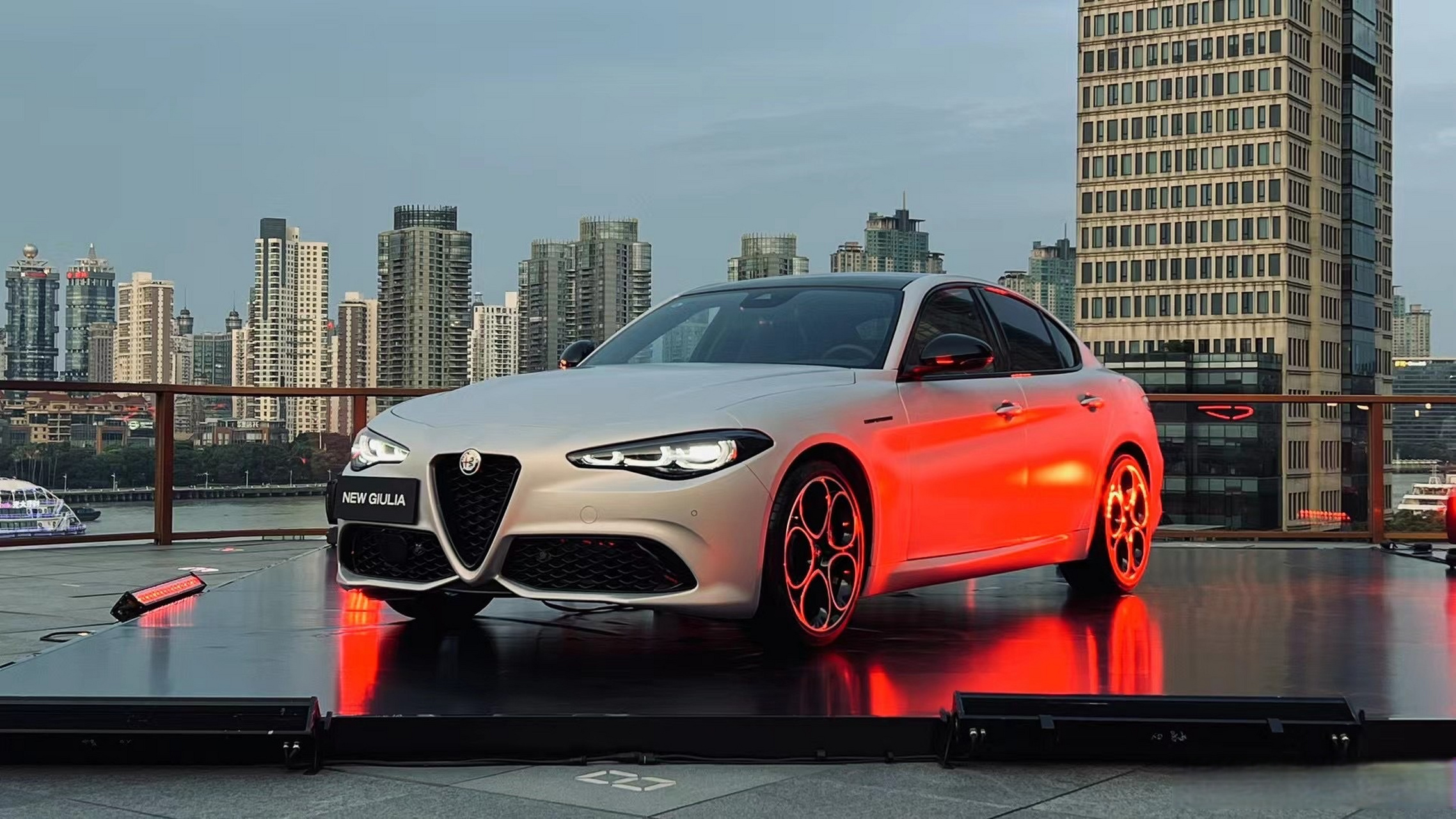 意大利的浪漫与激情,中期改款阿尔法·罗密欧giulia与新款stelvio正式