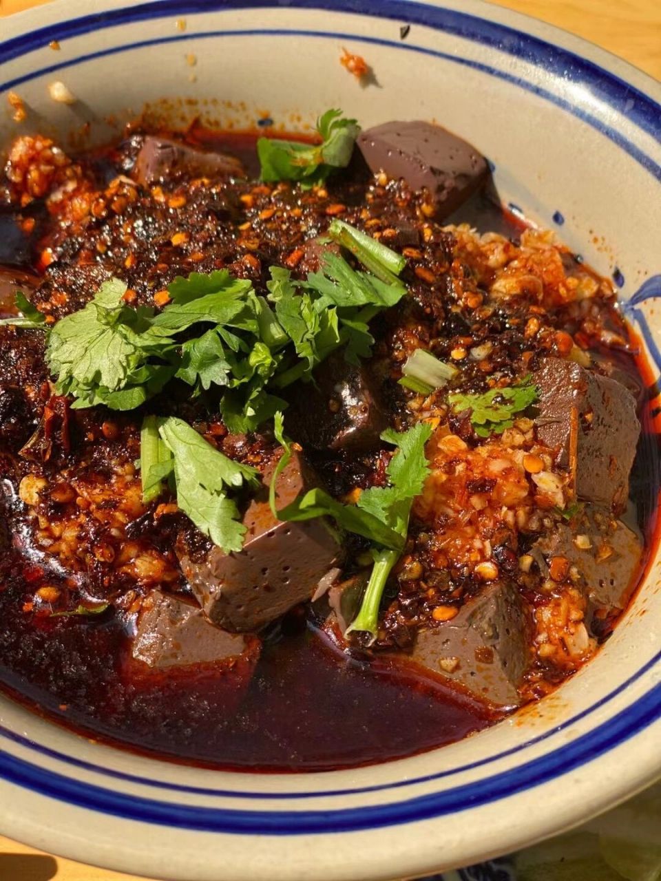 路过发一下# 	 外地来朋友,套路之一就是小南门里,惠记粉汤羊血,各种