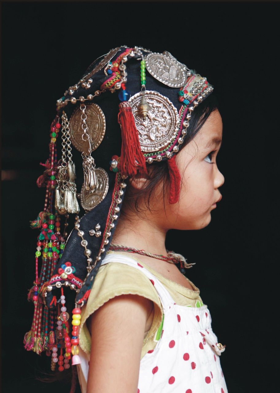 壮族头饰 图一:隆林,西林,田林,富宁一带的壮族女性头饰.