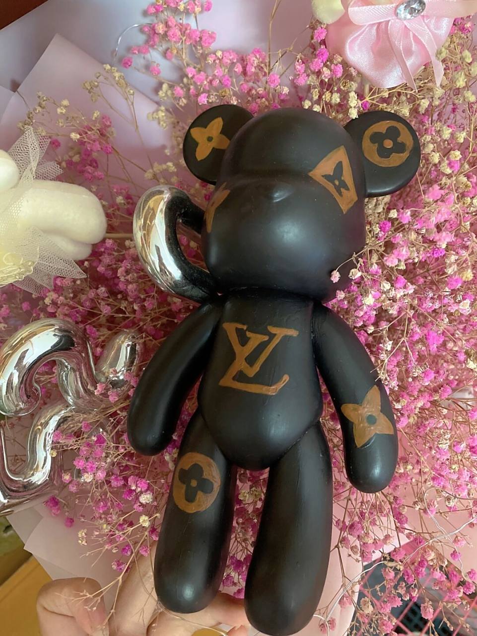 几十块就能拥有的lv联名暴力熊石膏娃娃 lv跟风涂鸦 在小红书看到别人