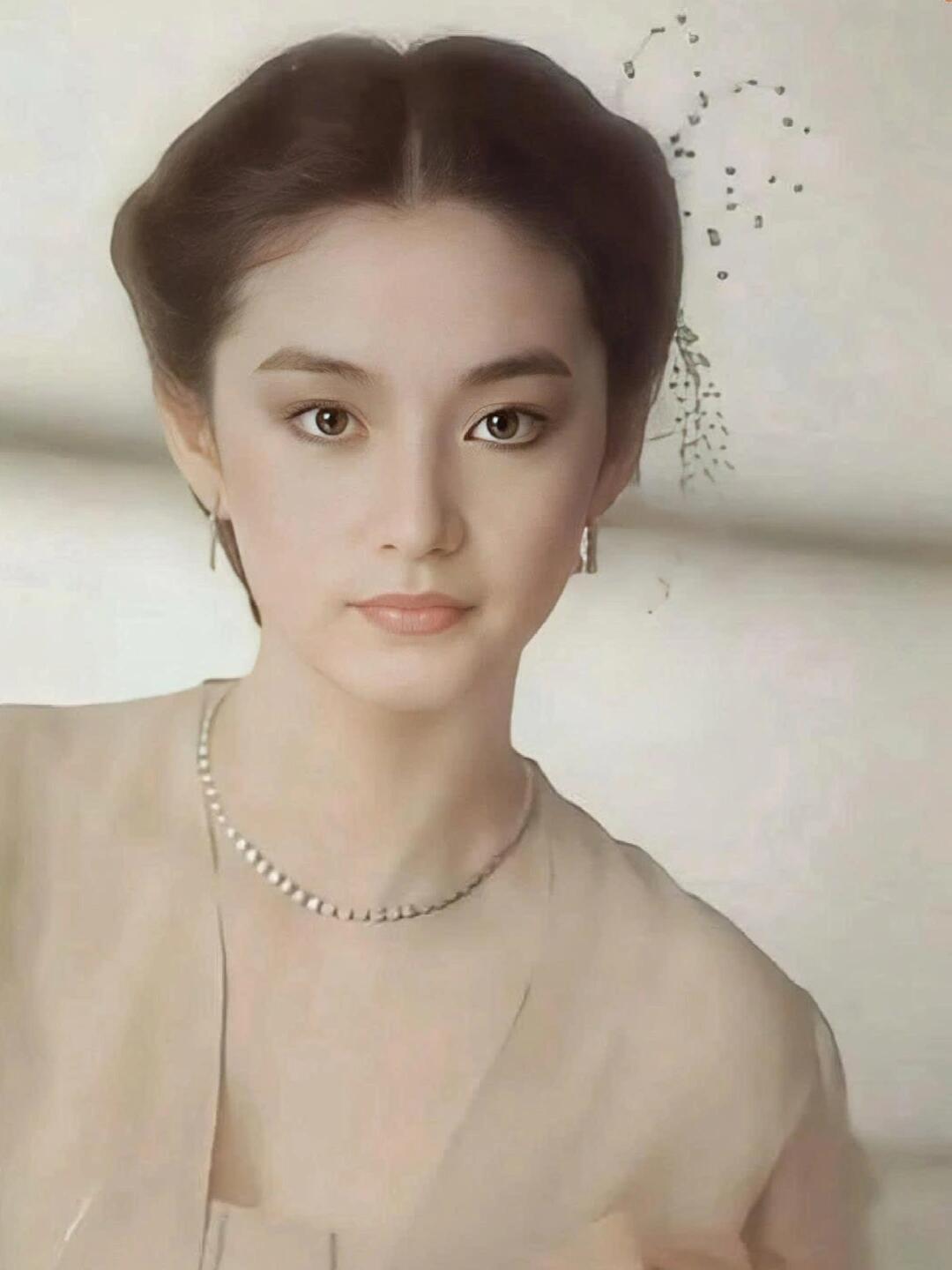 林青霞18岁时候