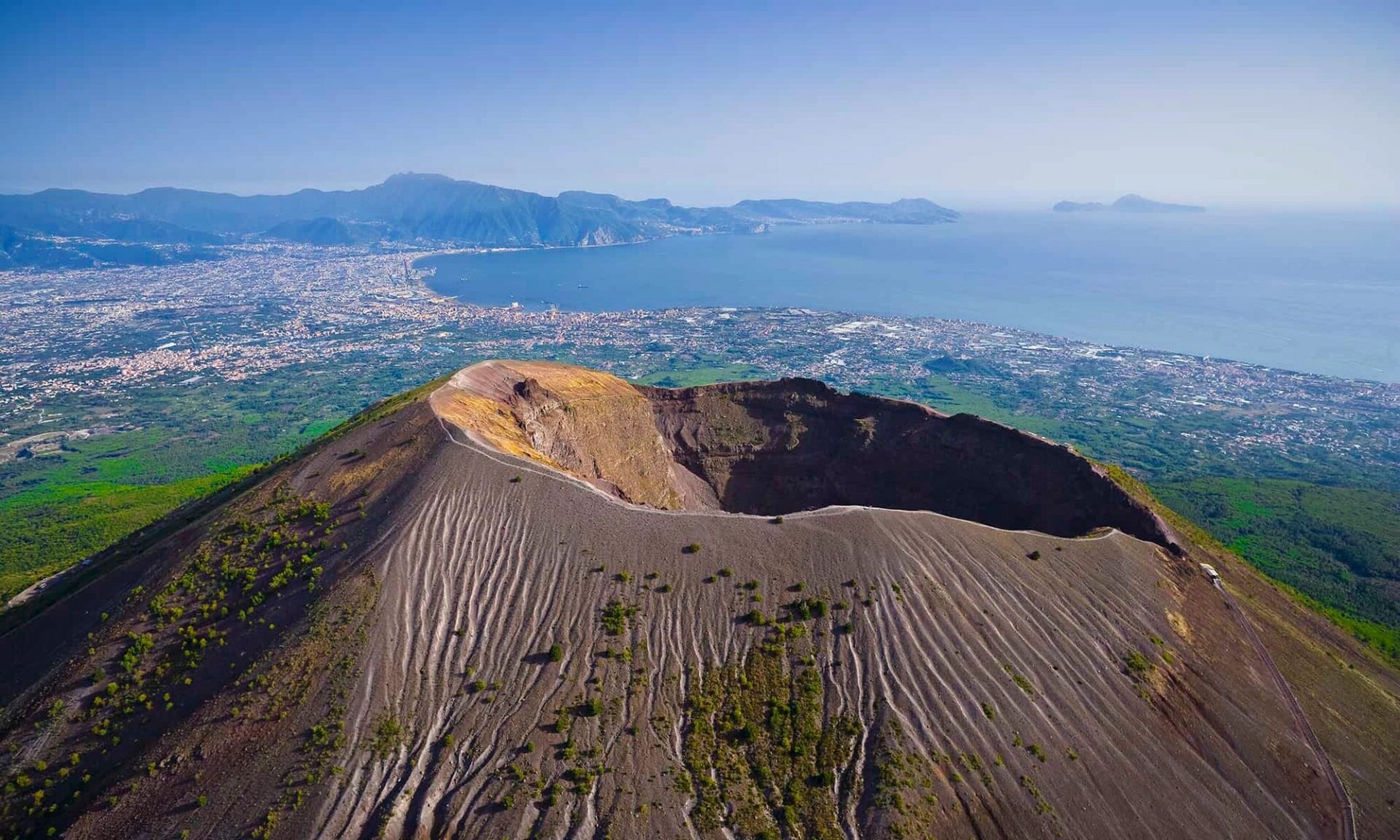 苏威士火山图片