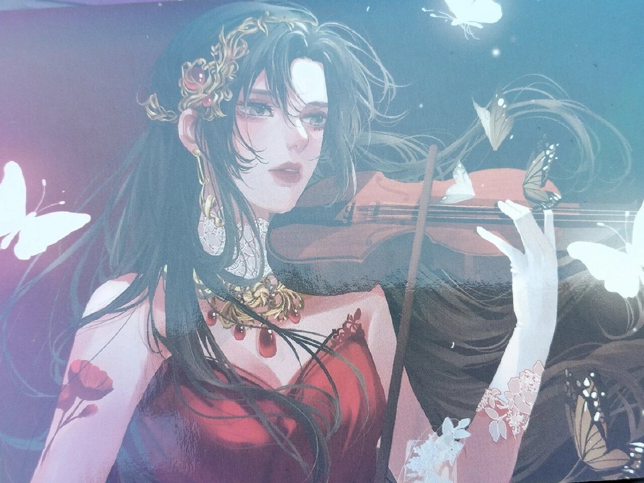 秦苒拉小提琴图片