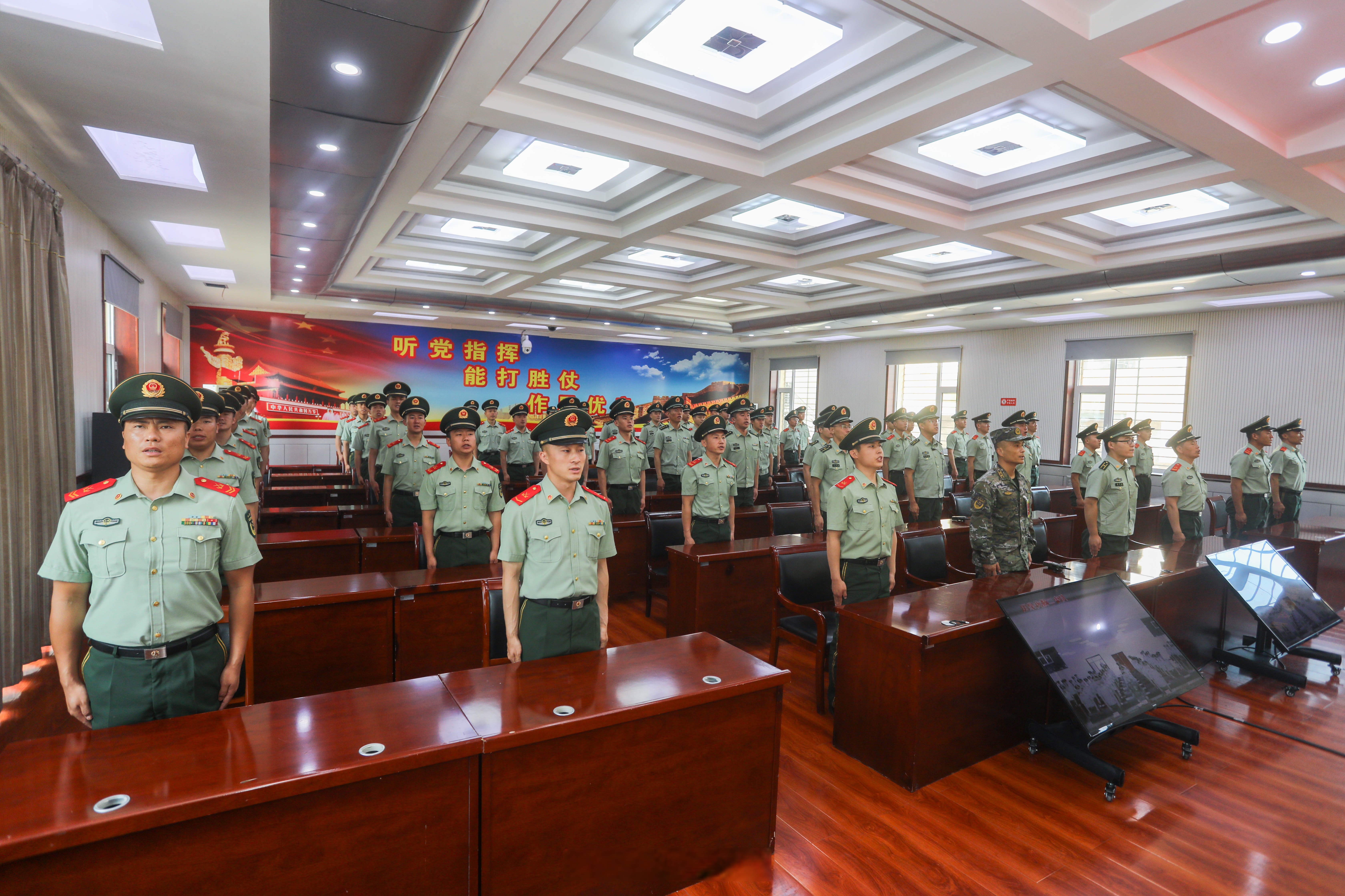 增强责任感,使命感和荣誉感,近日,武警山西总队阳泉支队,隆重举行班长