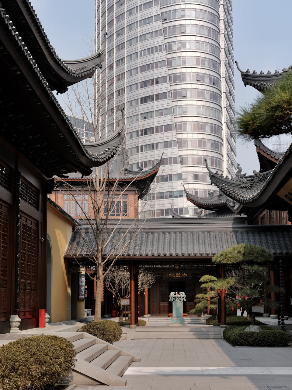 上海旅行03大隐隐于市的玉佛禅寺 玉佛寺,上海三大寺庙之一,龙华寺