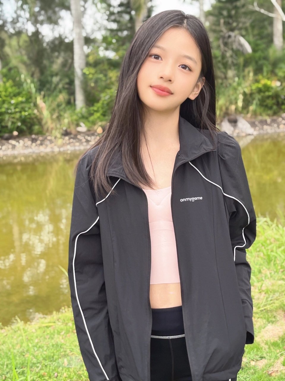 适合青春期女孩的发育长款背心!