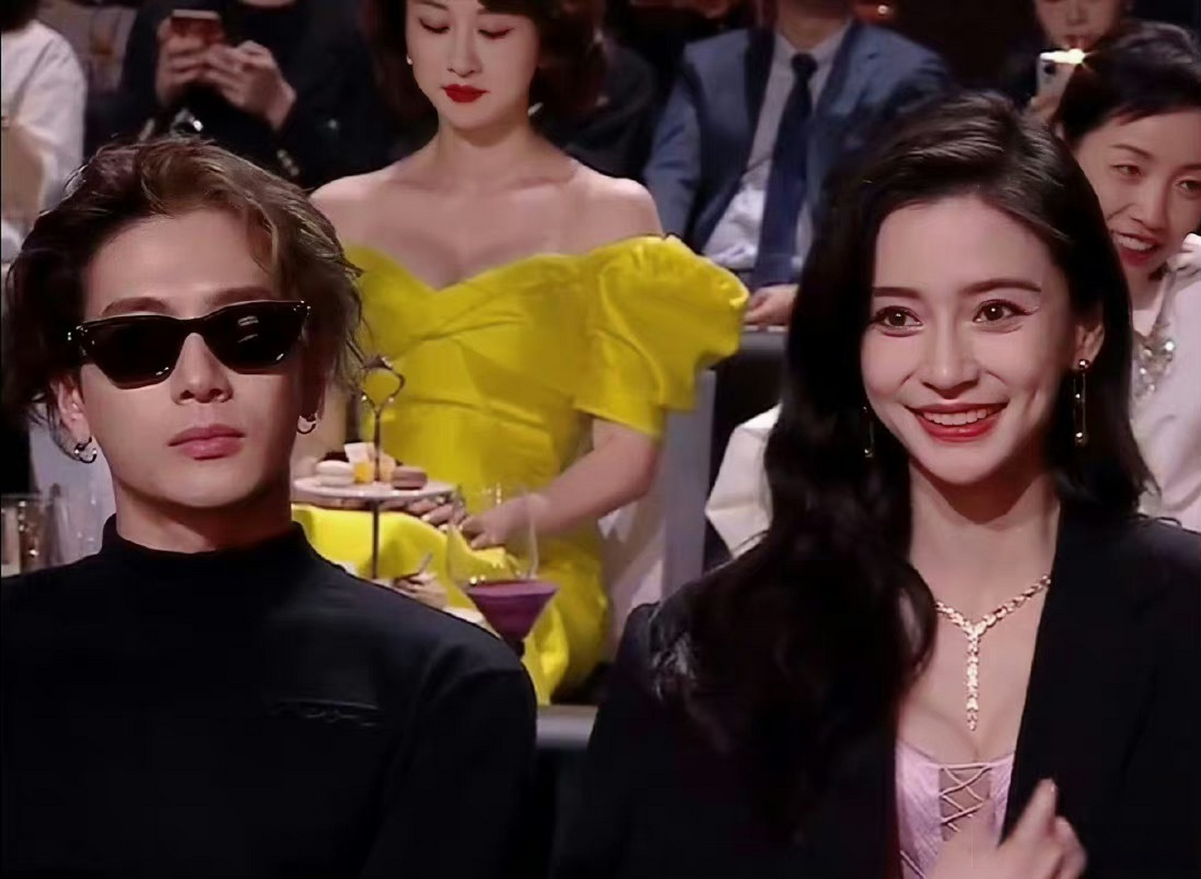 起猛了以为白敬亭男扮女装##延禧攻略愉妃撞脸白敬亭#原来是愉妃构