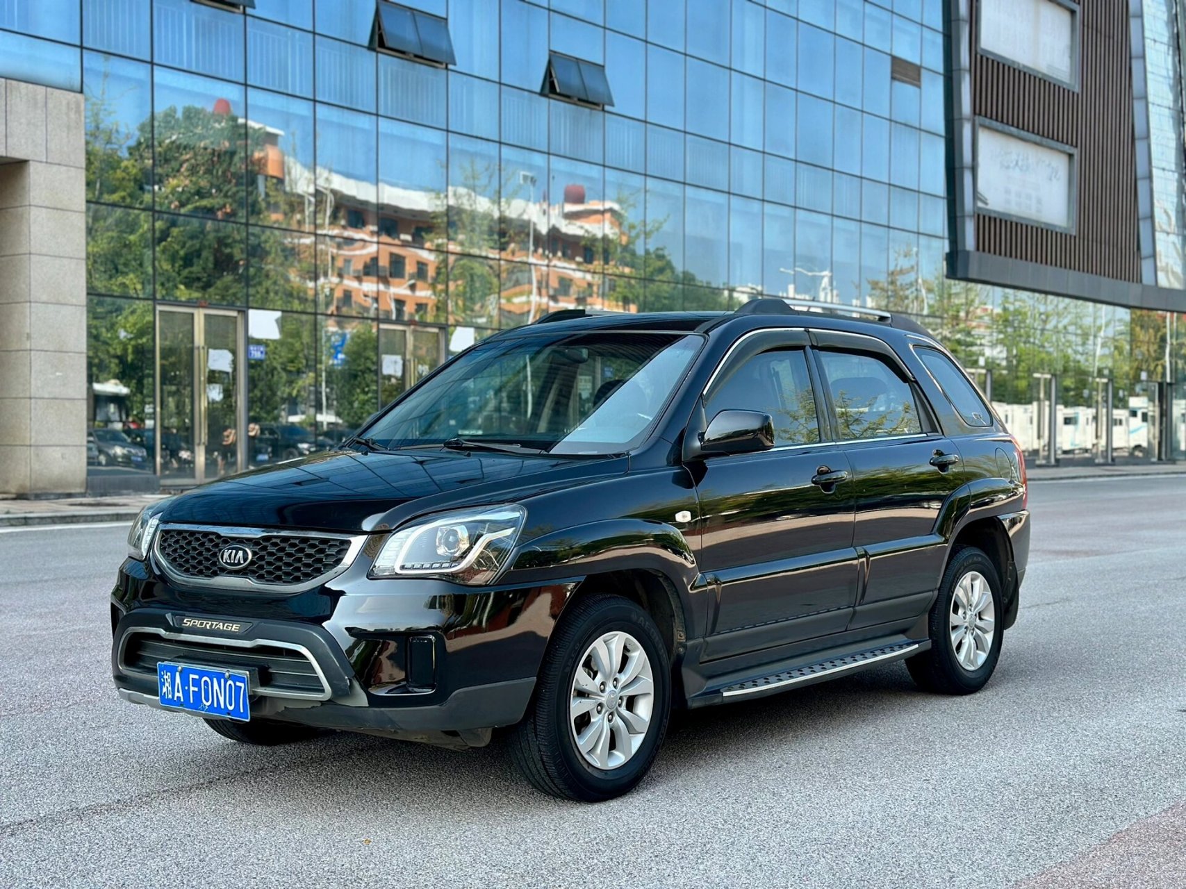 万元代步车 黑心车商强烈推荐,配置挺不错的15年上牌一手起亚狮跑11万