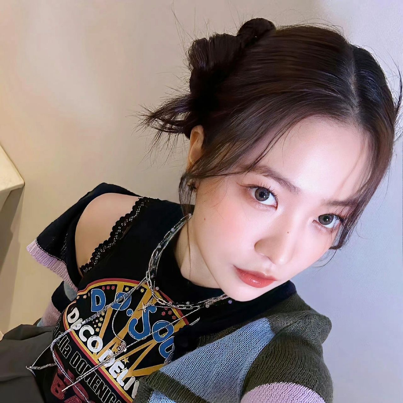 kpop 人不缺头像第95弹 金艺琳96