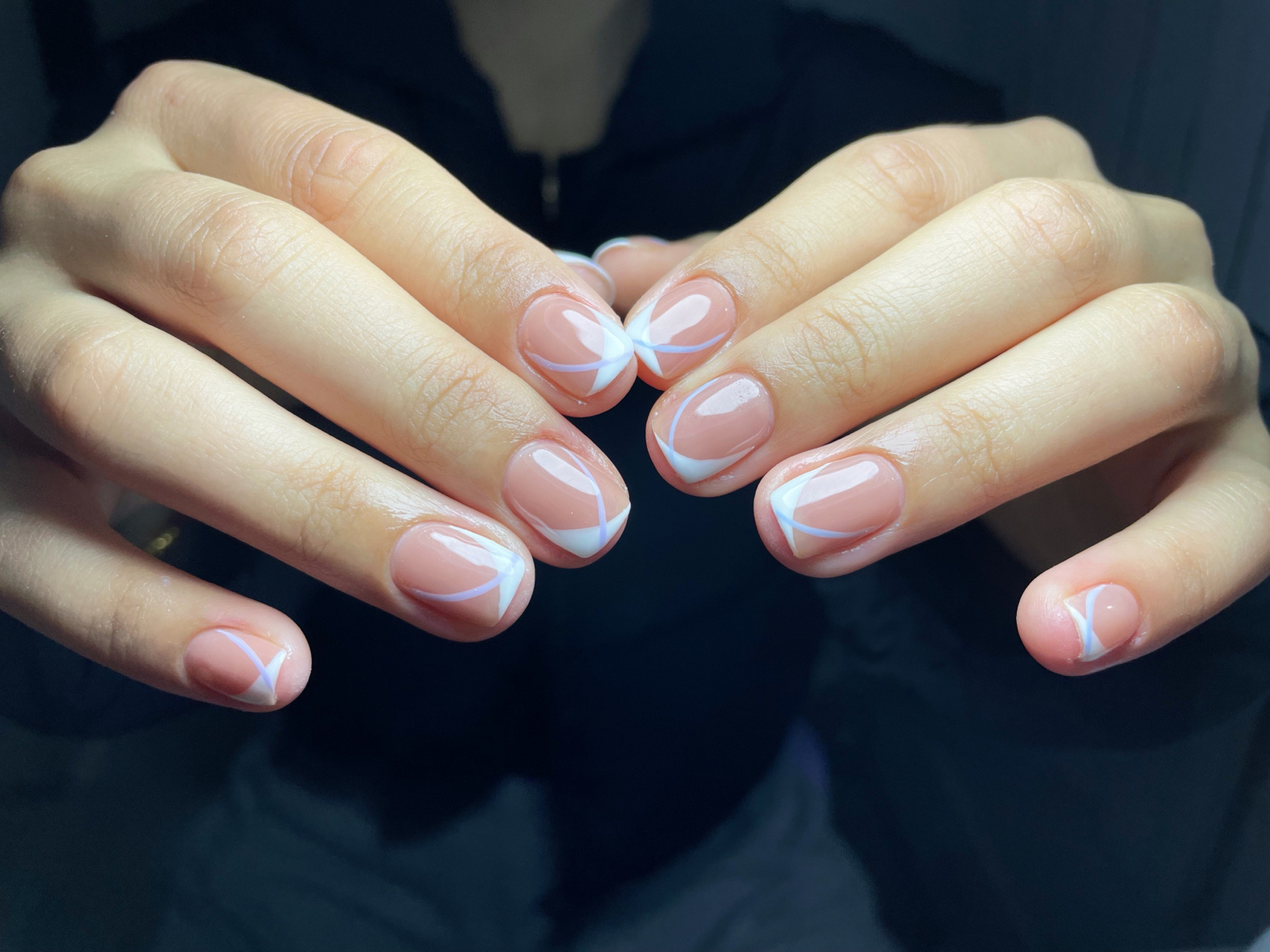 黑手也显白的几款亮色美甲 告别小黑手99 想要亮色又怕显黑?