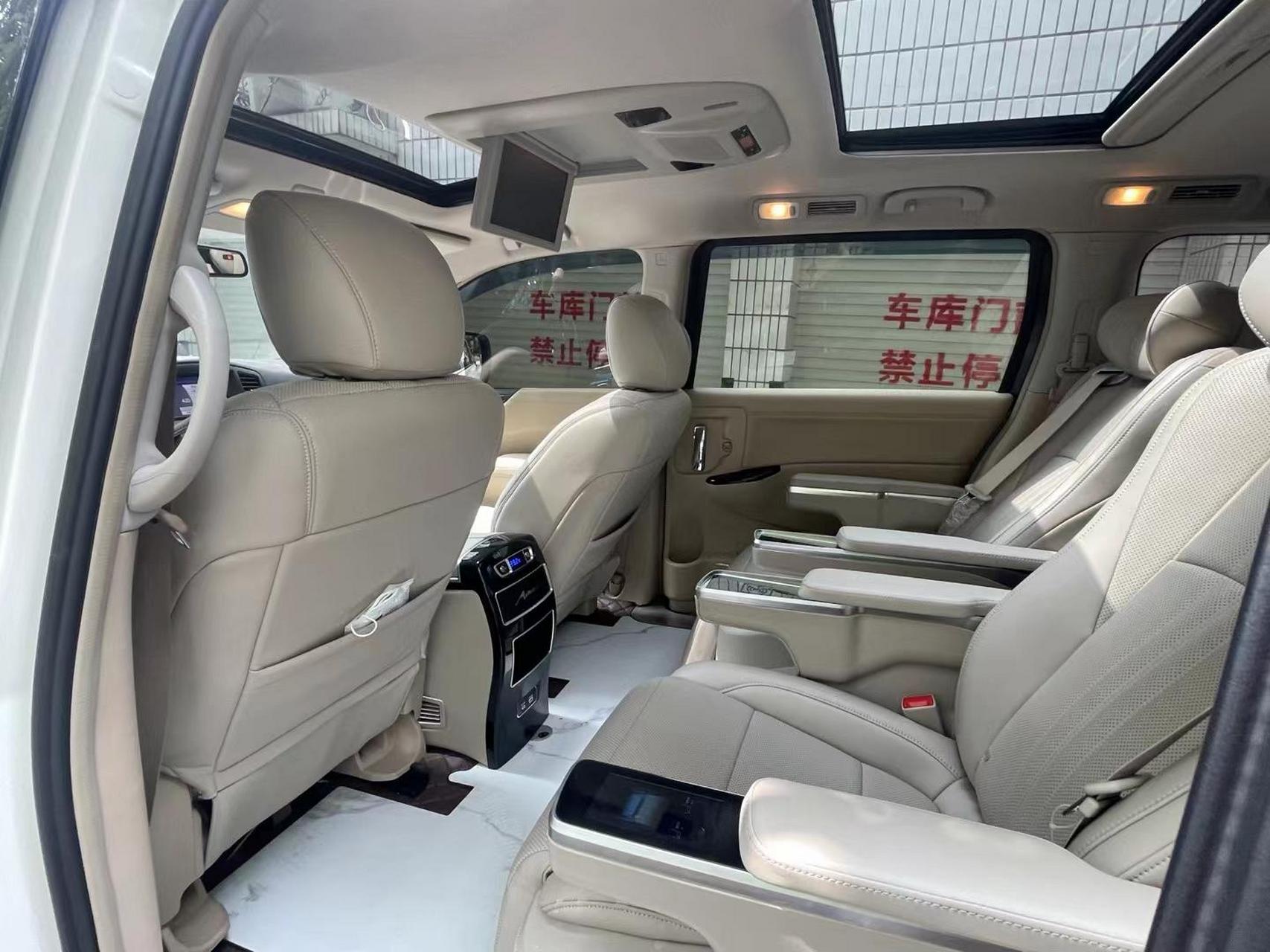 5l sl保姆车.15年79715,实表17.7万公里.