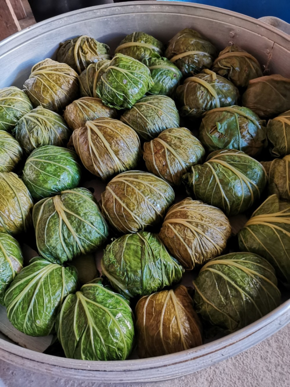 广西特色小吃——菜包 心心念念的菜包,奶奶帮忙包的,,菜是自己家种的