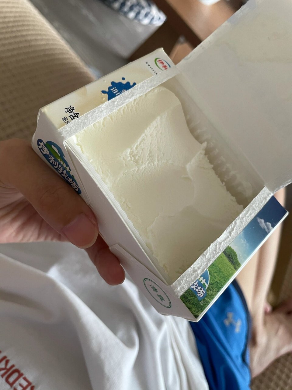 17w啦～吹爆这个雪糕 伊利这款奶砖太好了～想一直吃下去 	 可是.