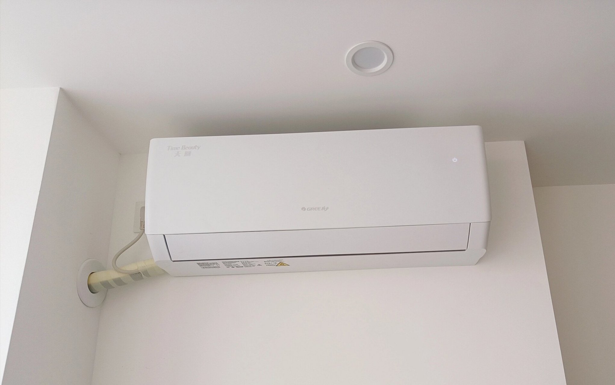 格力空调 清柔风,零售价2550元一匹,全成都可送货 货源充足,量大可谈