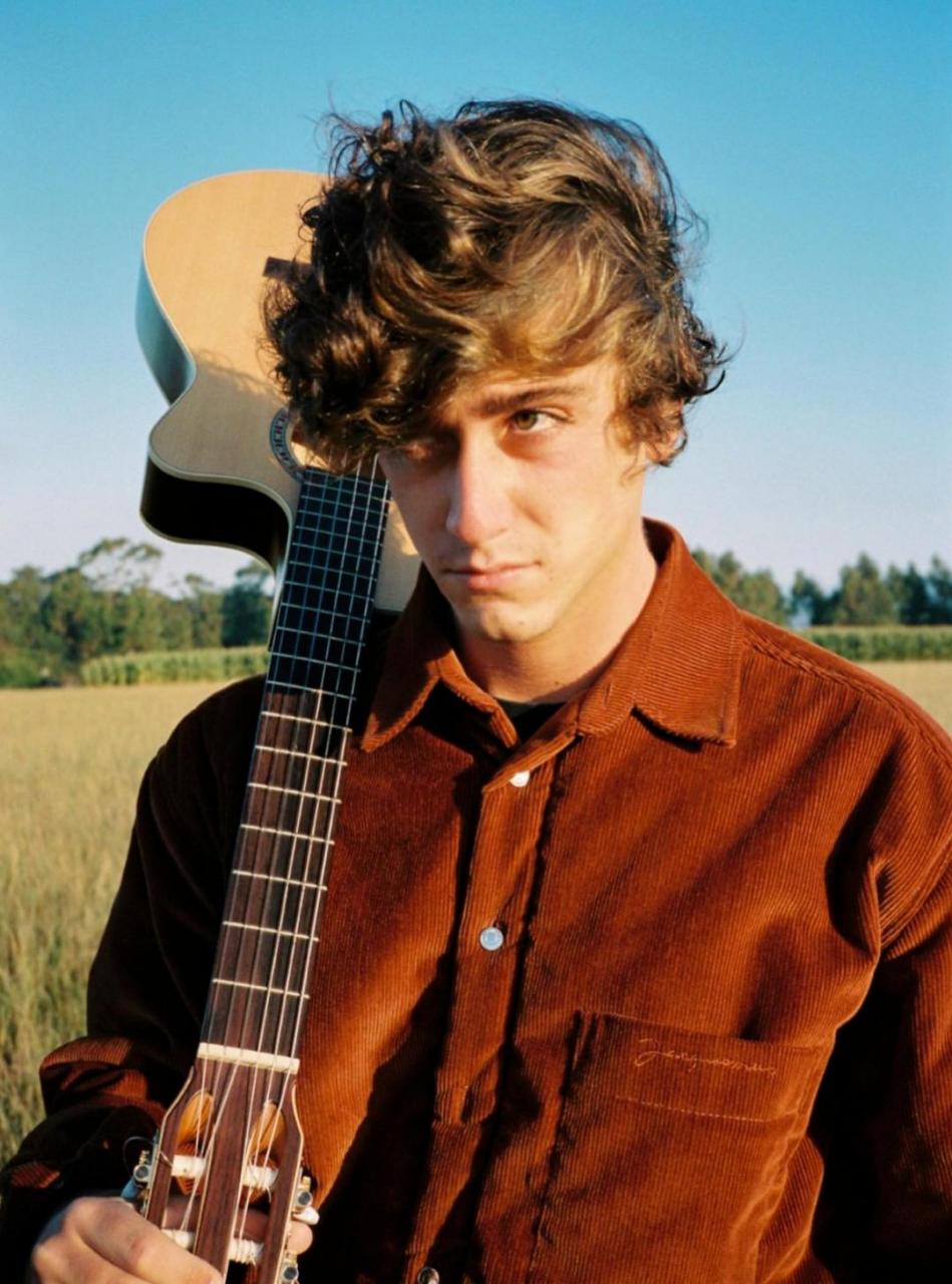 最近,西班牙音乐圈小鲜肉 guitarricadelafuente(吉他力卡德拉福恩特)