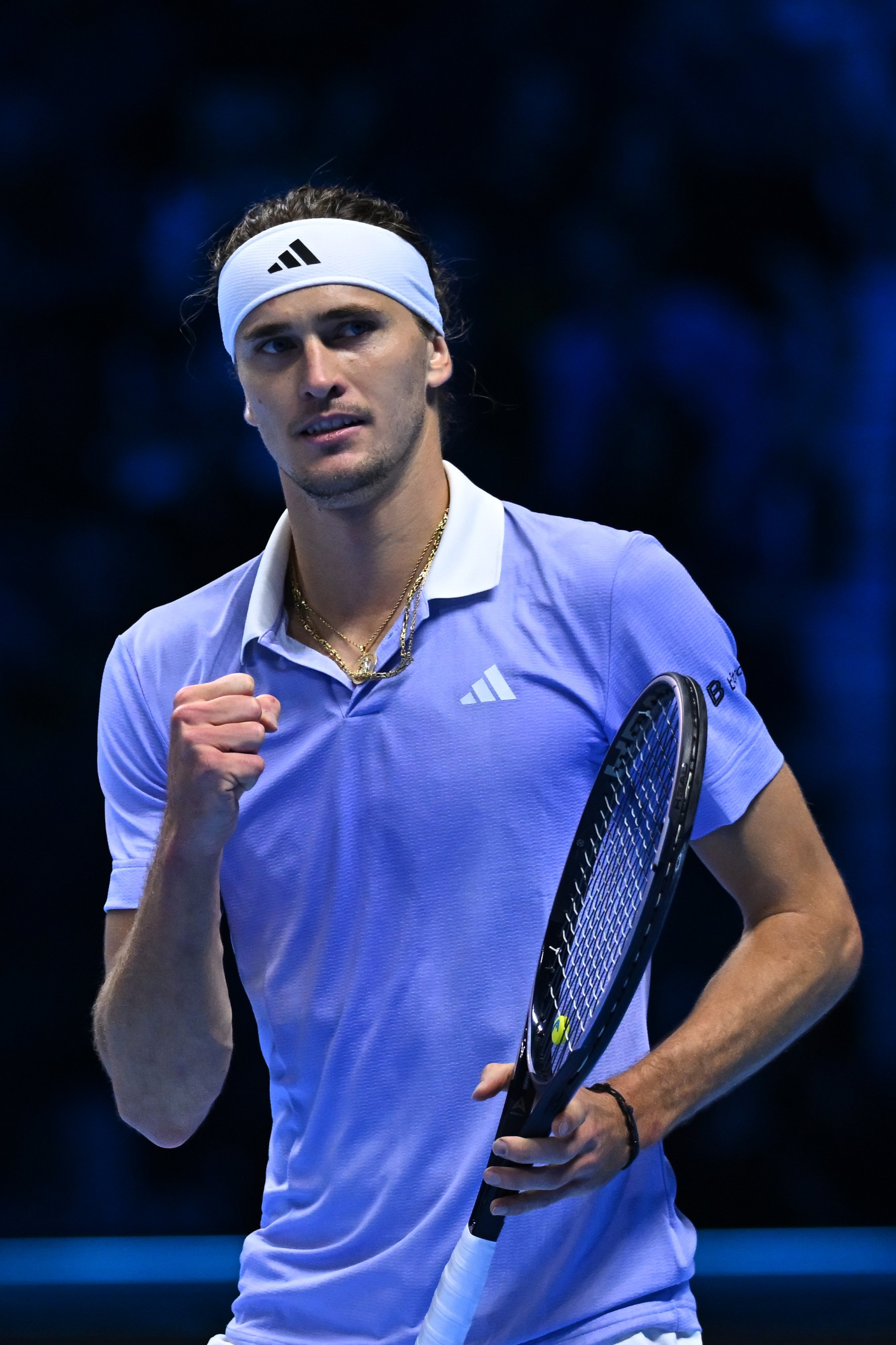 兹维列夫晋级总决赛四强