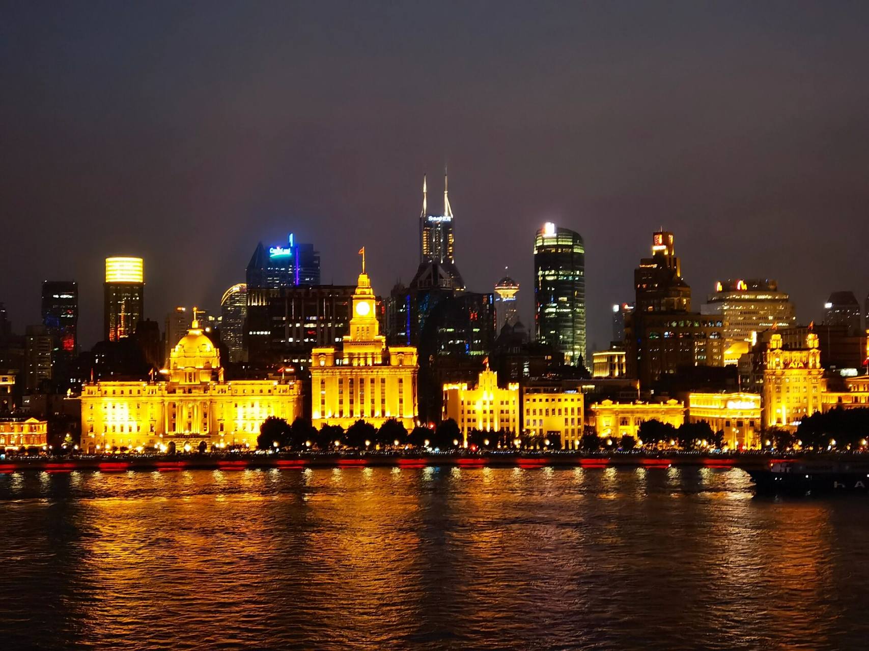 上海市区一日游      1,南京路步行街(mm豆—泡泡玛特) 带娃游,没打算