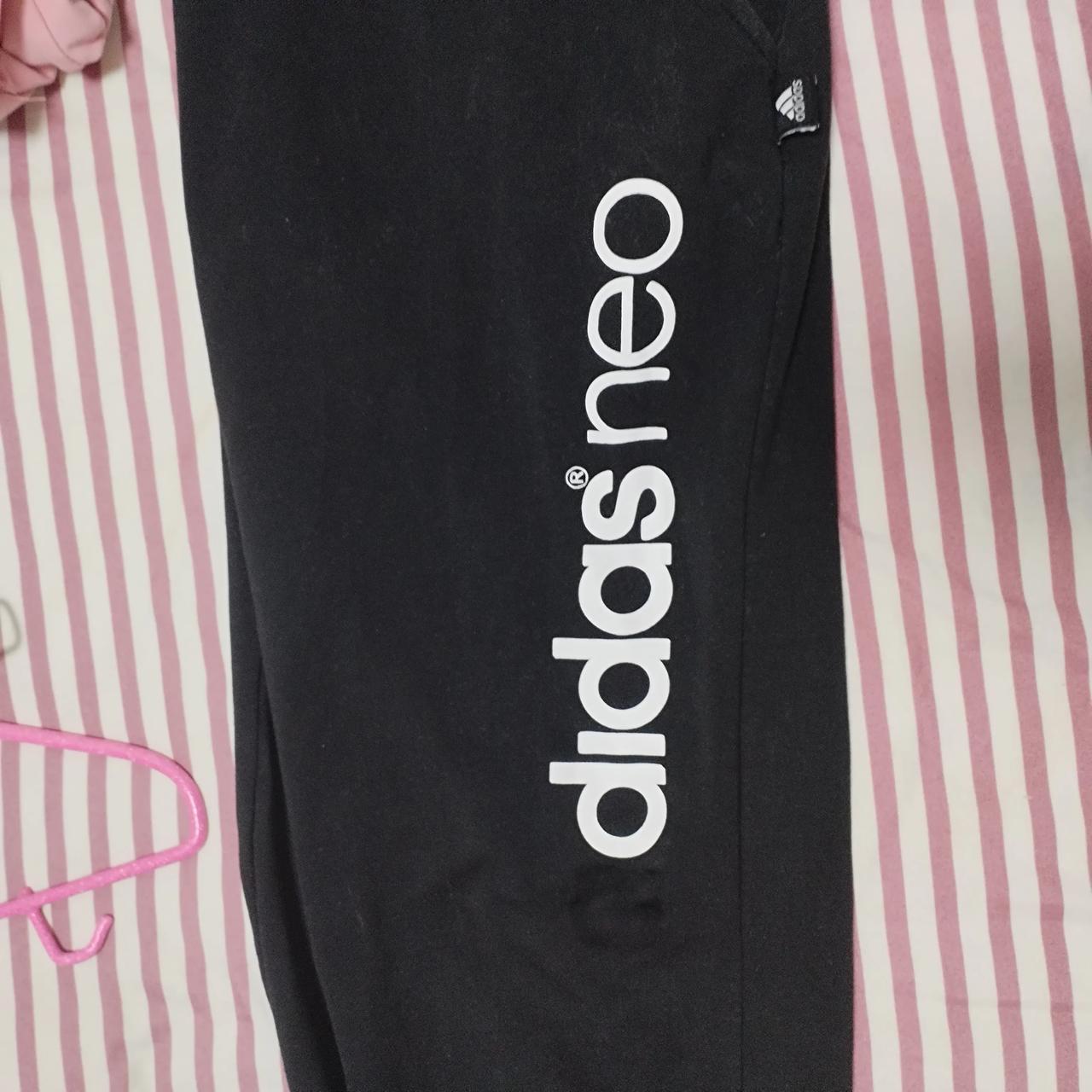 也许是新疆棉花事件,当时太轰动了吧,现在把家里的衣服阿迪达斯的衣服