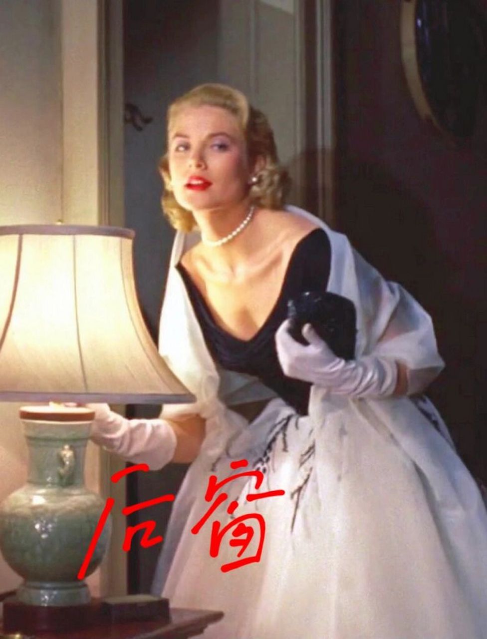 《后窗》:希区柯克经典悬疑电影 看完心有余悸 98希区柯克用独特的