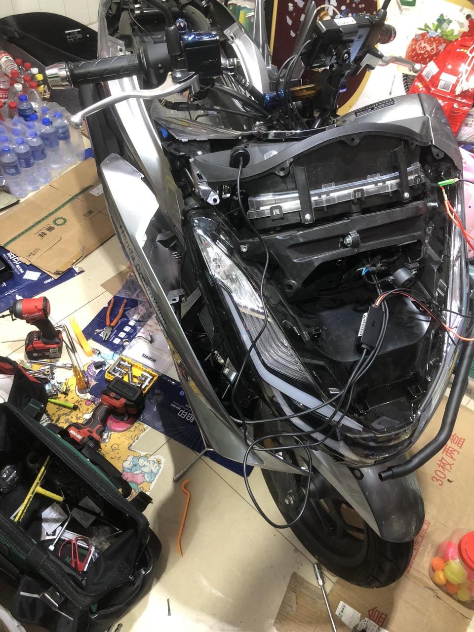 pcx160安装行车记录仪.